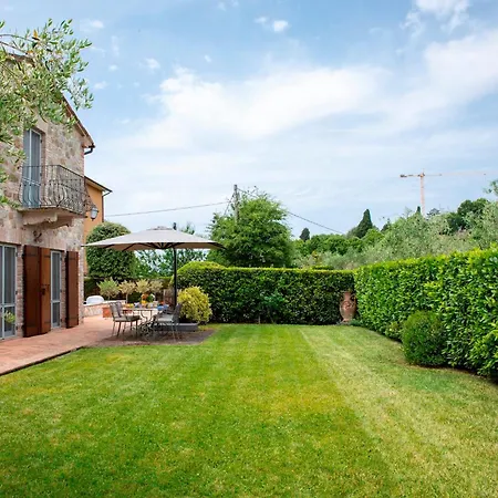 Aperolli 4, Emma ヴィラ *