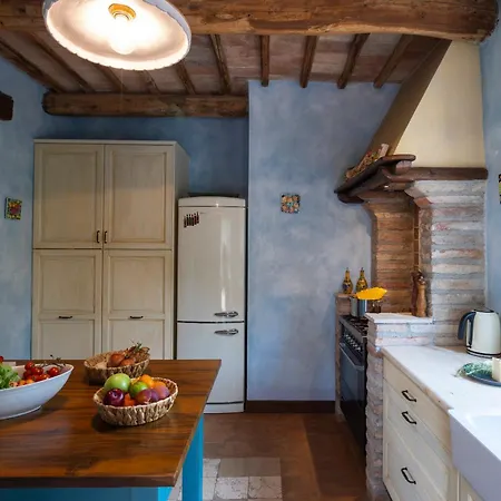 Villa Aperolli 4, Emma