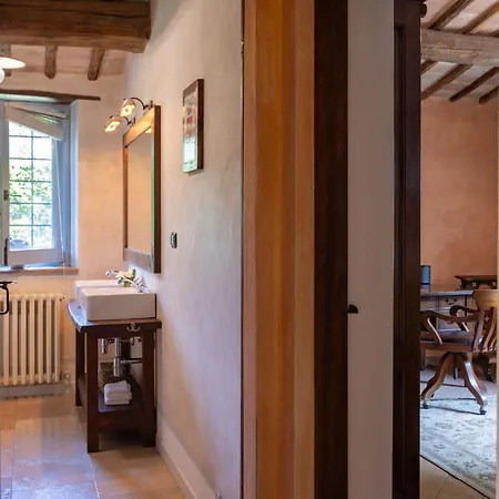 Villa Aperolli 4, Emma