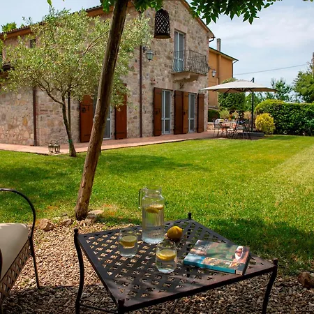 Aperolli 4, Emma ヴィラ *