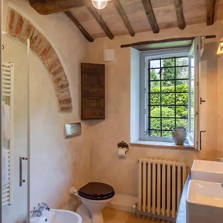 Villa Aperolli 4, Emma