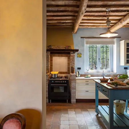 Aperolli 4, Emma ヴィラ *